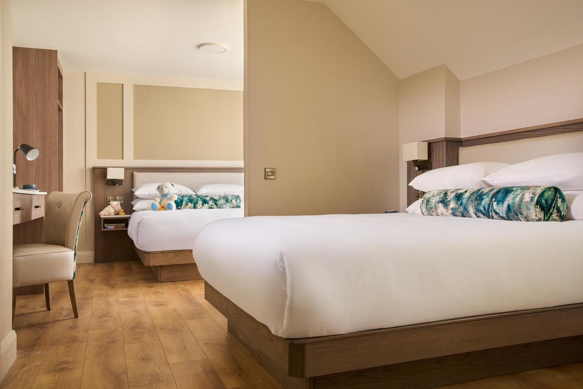 Hotel The 4*